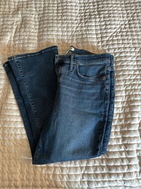 Madewell Mid Rise Kick Out Jeans in Medium Blue Wash